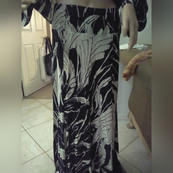 BNWOT PHENOMENAL 3 PC. SILK OUTFIT W/ BELT MAXI SKIRT 2 JACKETS BY HARARI HIGHLI - Picture 5 of 12